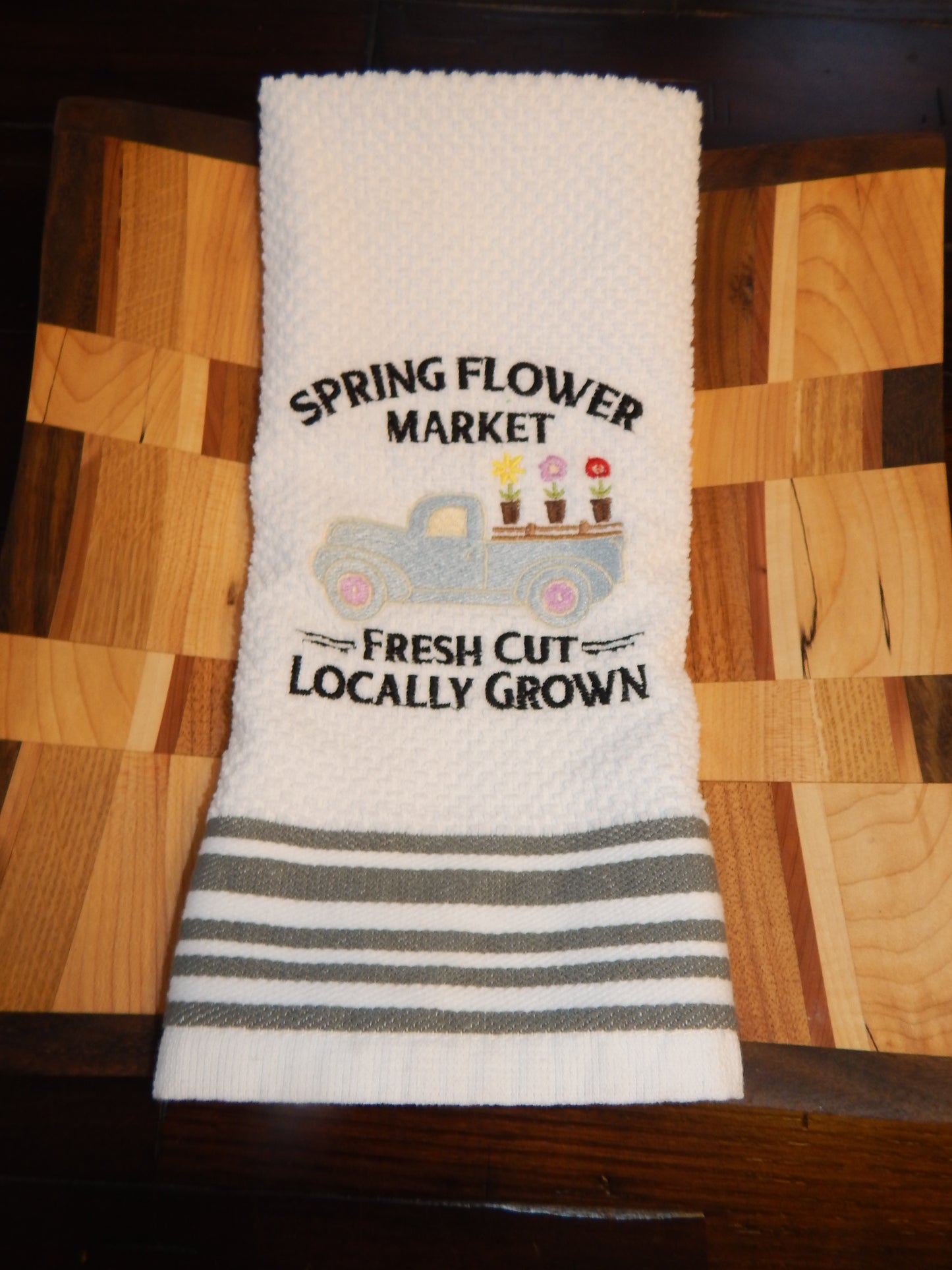 Spring Custom Towel | Seasonal Towel | Spring Towel Set | Gift for Mom | Gift for Her | Housewarming Gift | Spring Flowers | Kitchen | Happy