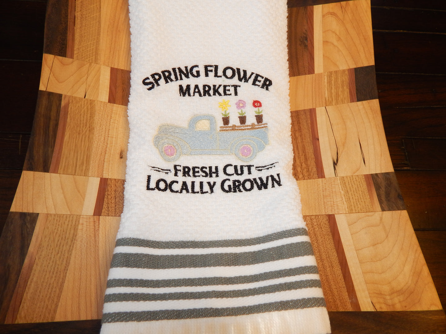 Spring Custom Towel | Seasonal Towel | Spring Towel Set | Gift for Mom | Gift for Her | Housewarming Gift | Spring Flowers | Kitchen | Happy