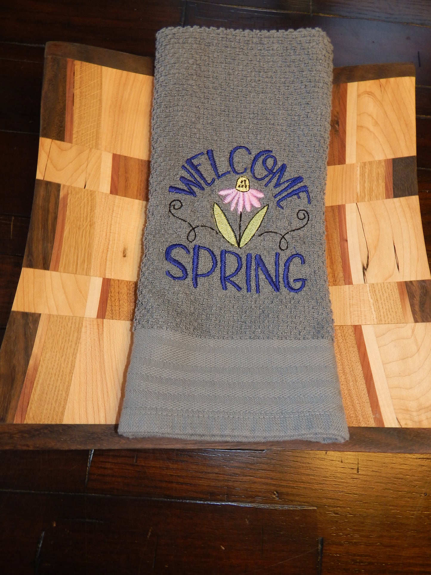 Spring Custom Towel | Seasonal Towel | Spring Towel Set | Gift for Mom | Gift for Her | Housewarming Gift | Spring Flowers | Kitchen | Happy