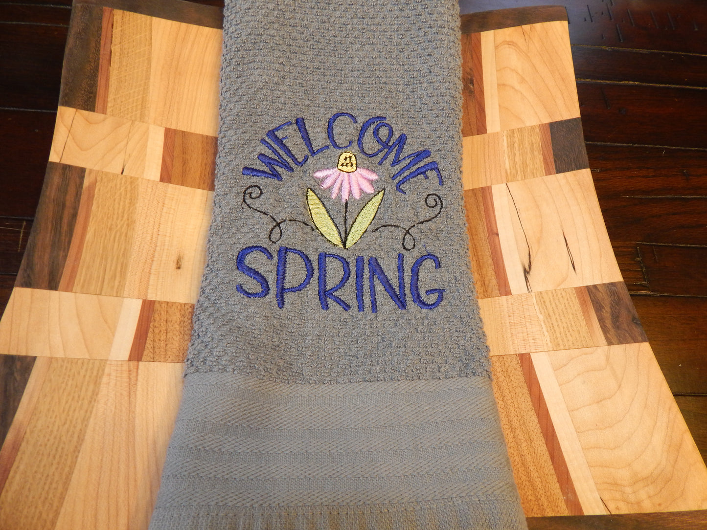 Spring Custom Towel | Seasonal Towel | Spring Towel Set | Gift for Mom | Gift for Her | Housewarming Gift | Spring Flowers | Kitchen | Happy