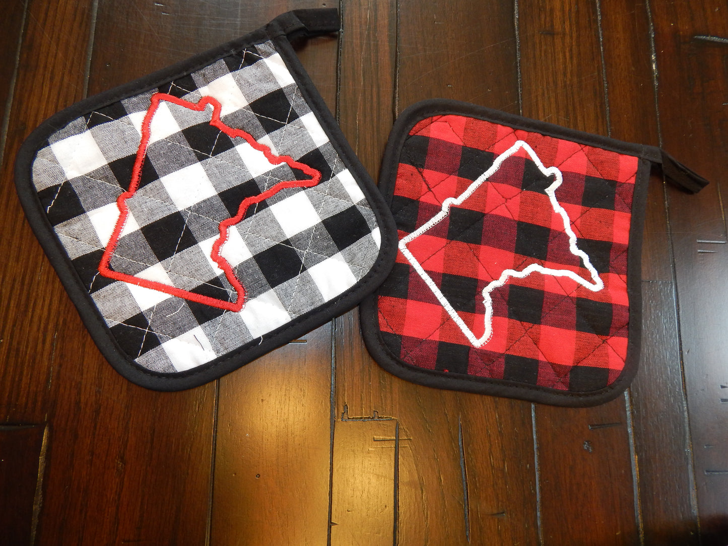 State Kitchen Decoration | Custom State Embroidery | Minnesota | Add City | Wedding Gift | Bridal Shower | Love your State | Buffalo Plaid