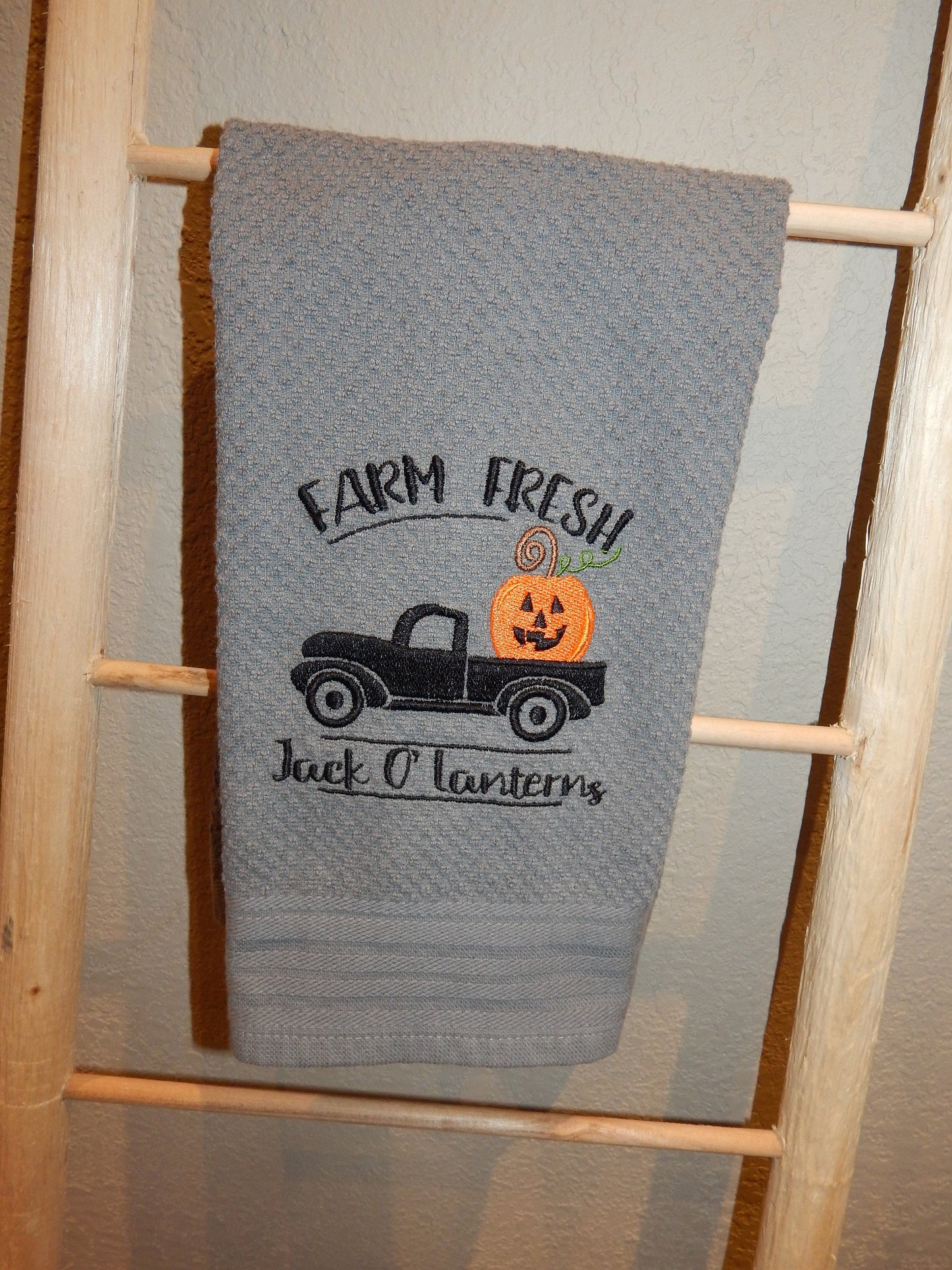 Farm Fresh Pumpkins | Jack O Lantern | Fun Halloween Decoration | Trick Or Treat | Halloween Towel Set | Halloween Gift | Classic Halloween