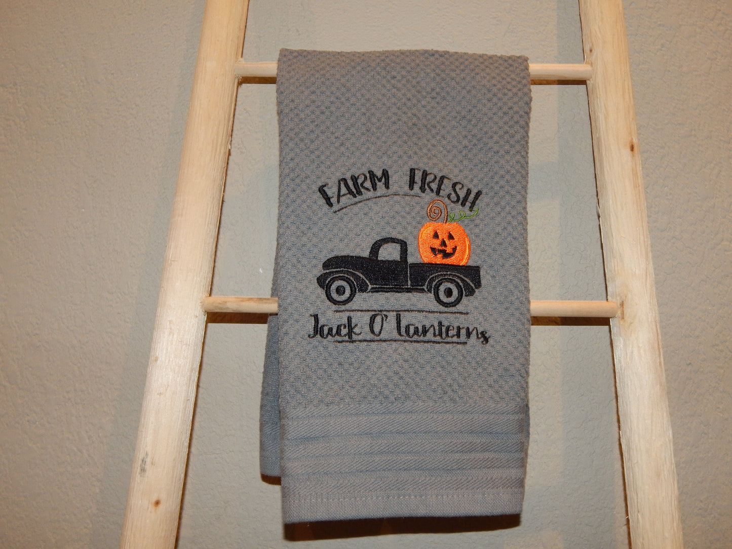 Farm Fresh Pumpkins | Jack O Lantern | Fun Halloween Decoration | Trick Or Treat | Halloween Towel Set | Halloween Gift | Classic Halloween